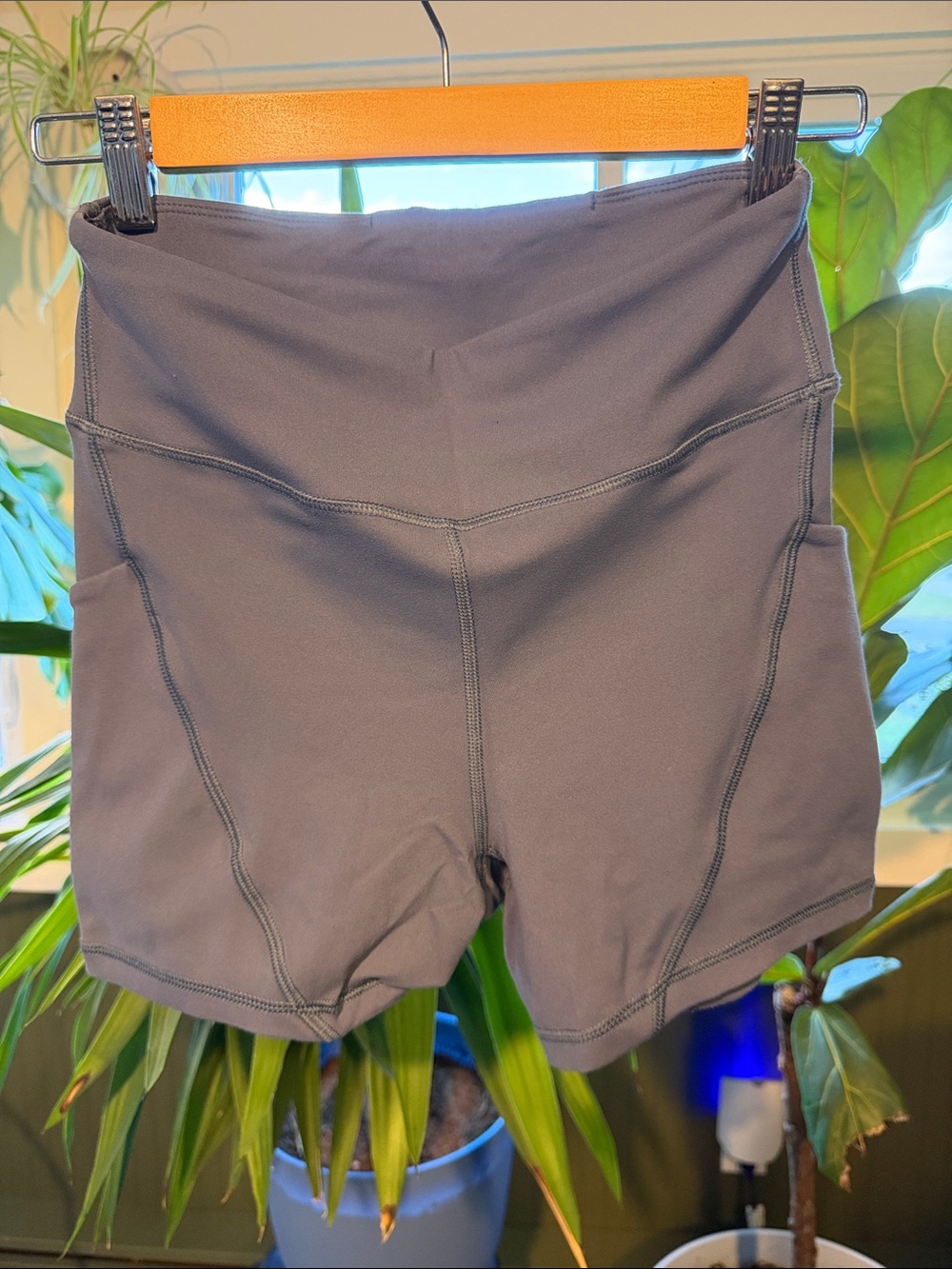High-Waist Women’s Performance Shorts — Blue Gray